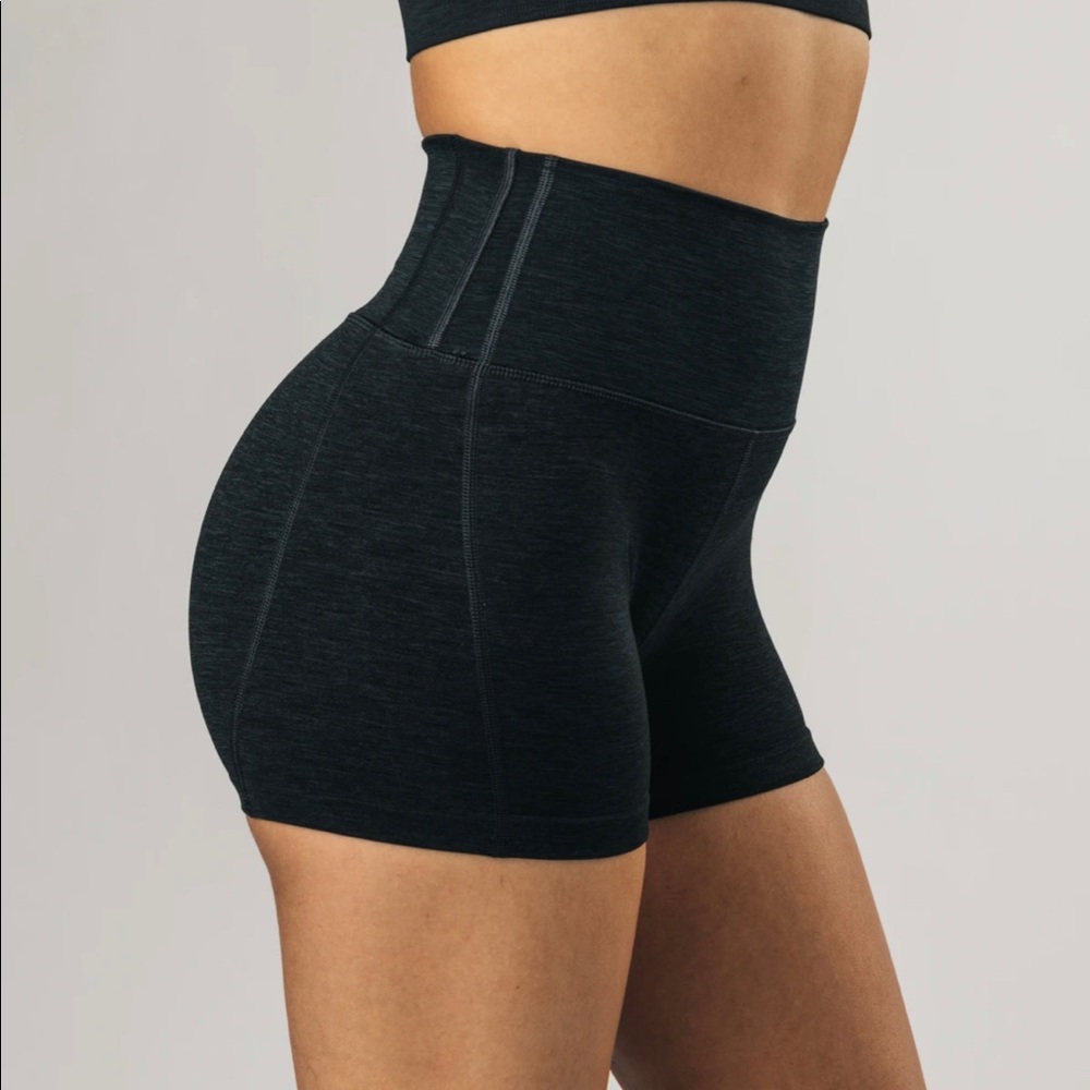 Seamless alphalete shorts!
